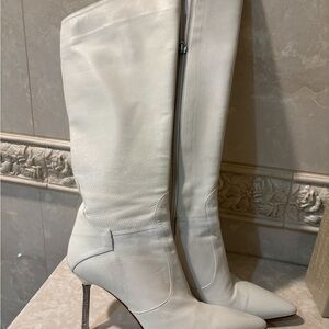 Chic White Leather Heeled Boots
